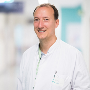Dr Gil Wirtz